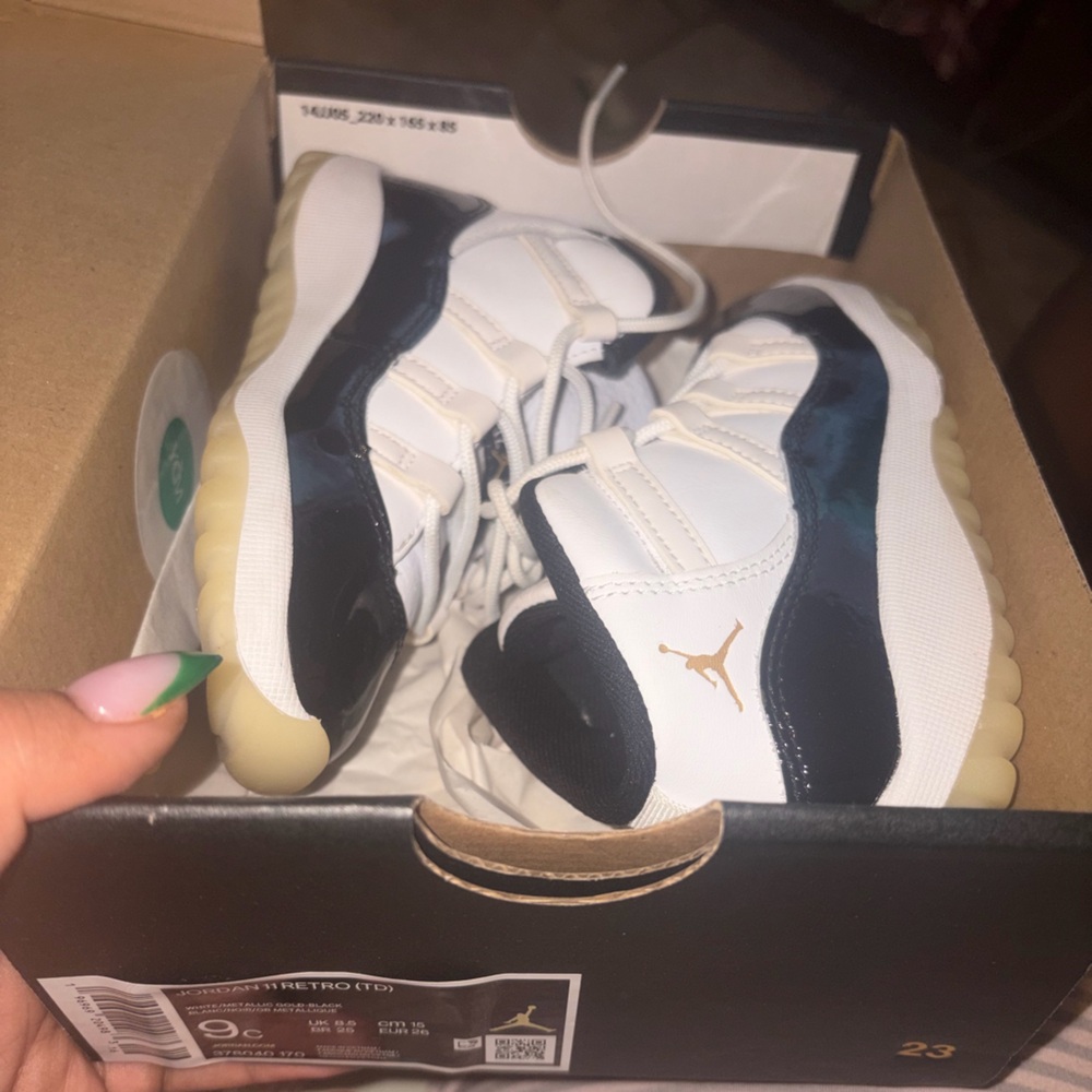 Concord Air Jordan 11 Retro White and Black Sneakers Kids 7c
